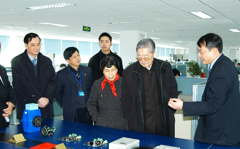 6全國科協(xié)原主席周光召調研四聯技術研發(fā).jpg